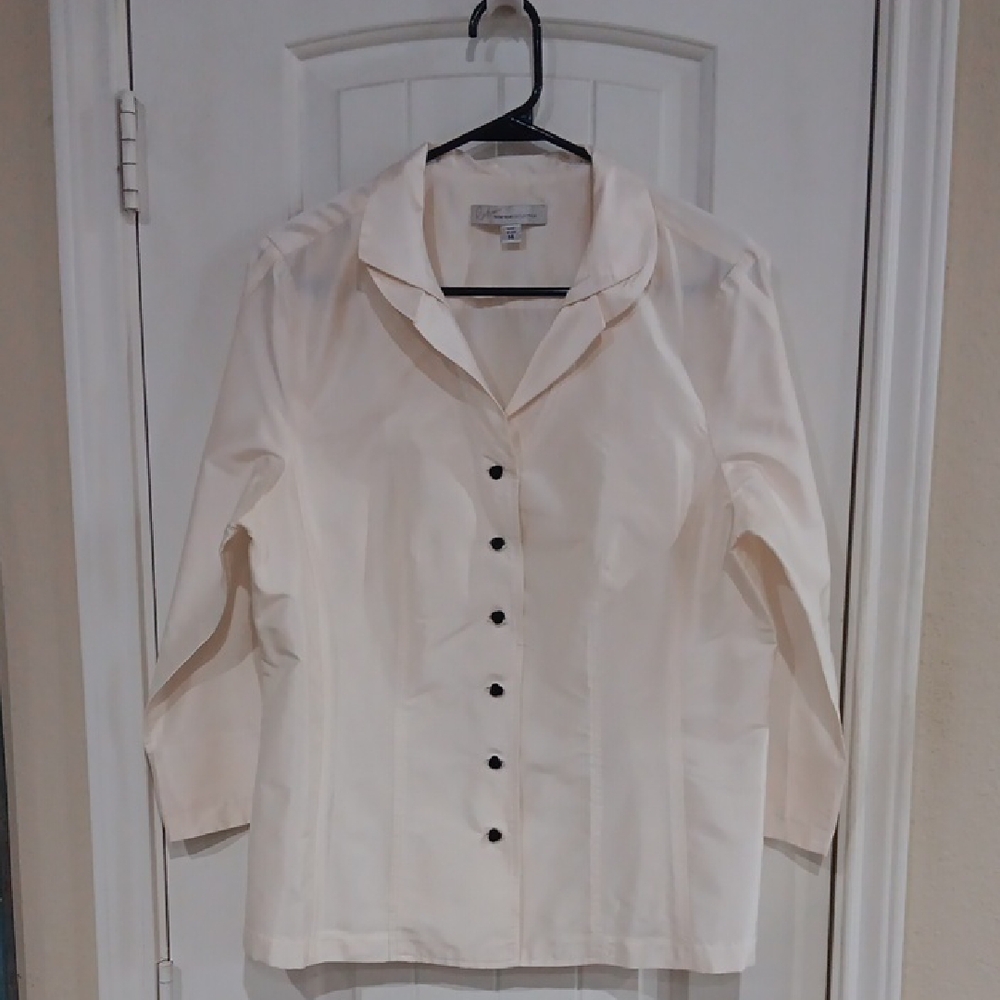 Vtg SILK Renfrew (RENFREW COLLECTION) Chic Cream Button-Down Blouse